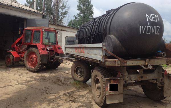 7500 literes szallito tartaly potkocsin